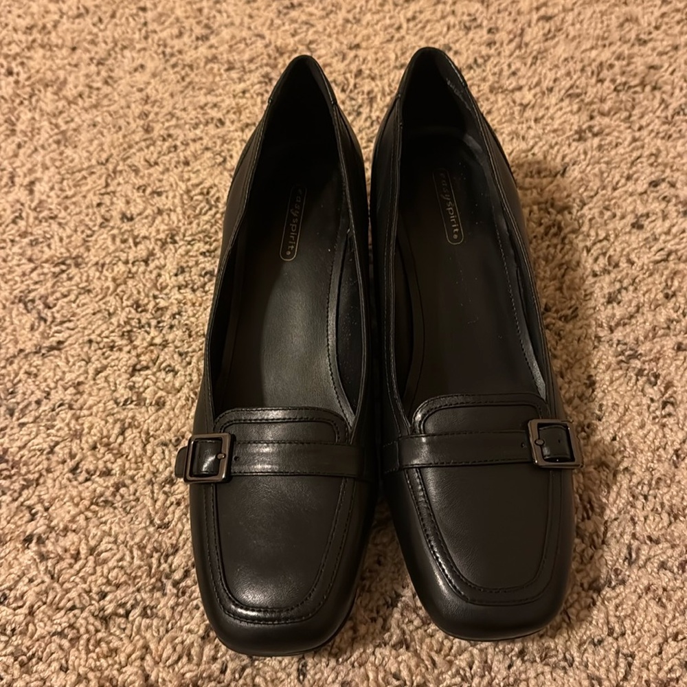 Black Easy Spirit wedge loafer